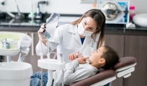 Est-ce que vous allez régulièrement chez le dentiste ?