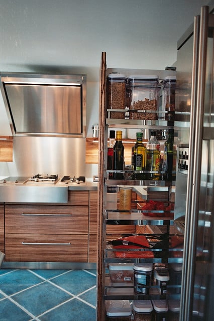 Quelles sont les différences entre un réfrigérateur américain et un modèle classique ?
